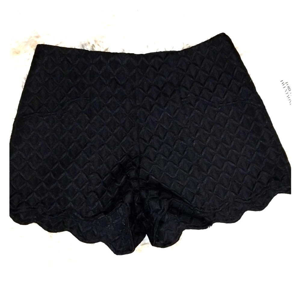 Forever 21 Women's Black Woven Shorts NWT